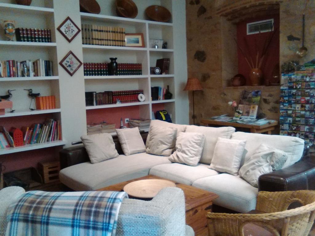 Casa Rural Valdevilano La Roca de la Sierra ภายนอก รูปภาพ